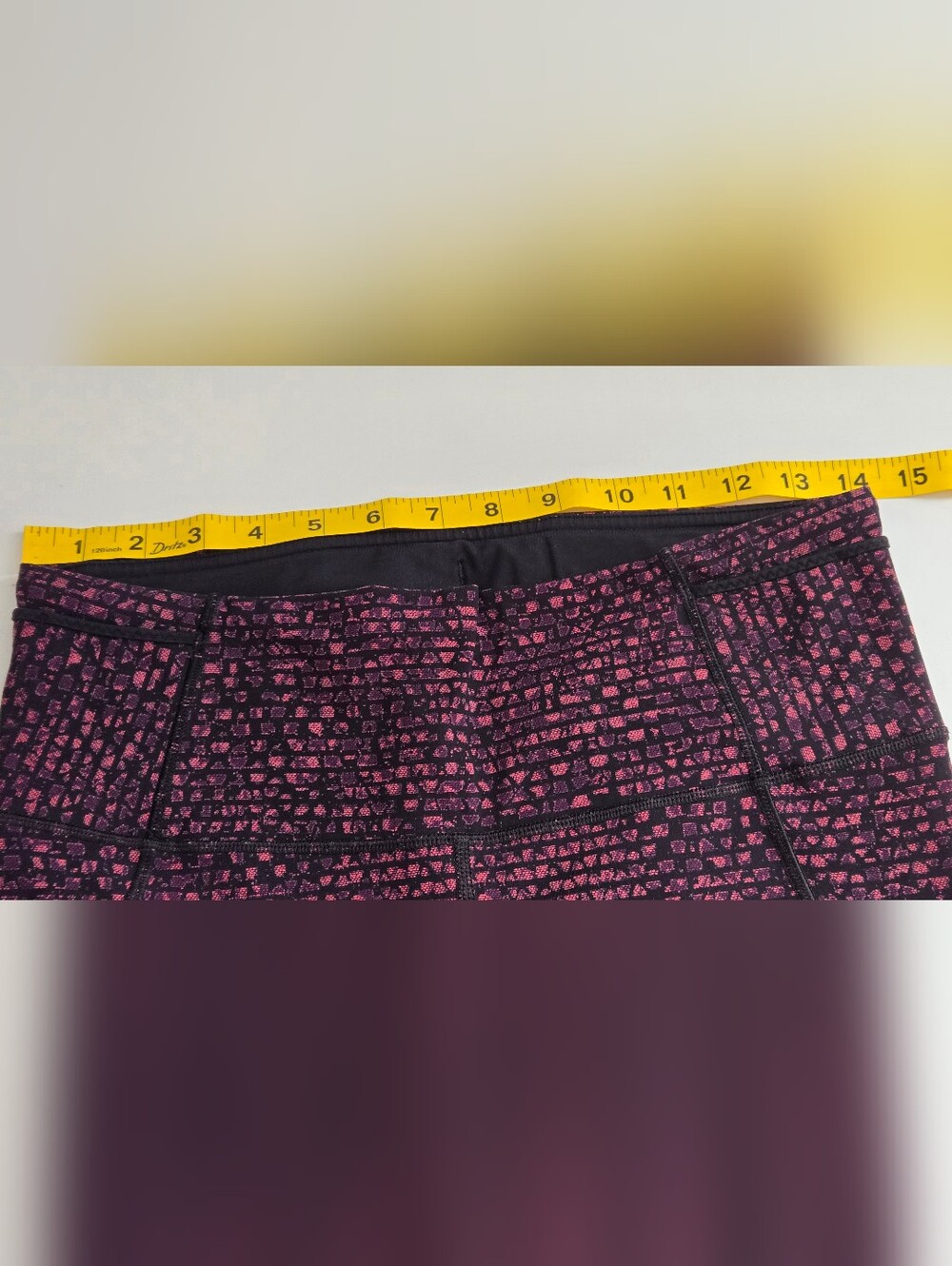 Lululemon Cropped Athletic Leggings Purple Pattern Coral Lining Size Tag Removed - Picture 8 of 16
